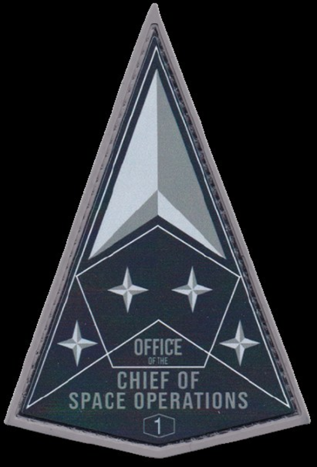 Rechtwinkliges schwarzes Patch mit zentralem weißem fetten Text, der "Office of the Chief of Space Operations" liest.