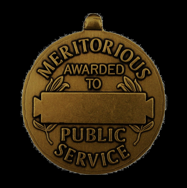 Bronze-Medaille mit der Inschrift "Verdienstvolle Leistung im öffentlichen Dienst" vor einem weißen Hintergrund.