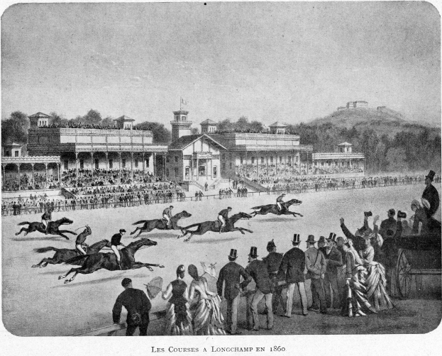 Eine Schwarz-Weiß-Zeichnung eines Pferderennens auf Longchamp im Jahr 1860, das Jockeys auf Pferden, Zuschauer, einen Wagen auf der rechten Seite und Gebäude, Bäume und Himmel im Hintergrund zeigt, mit Text unten.