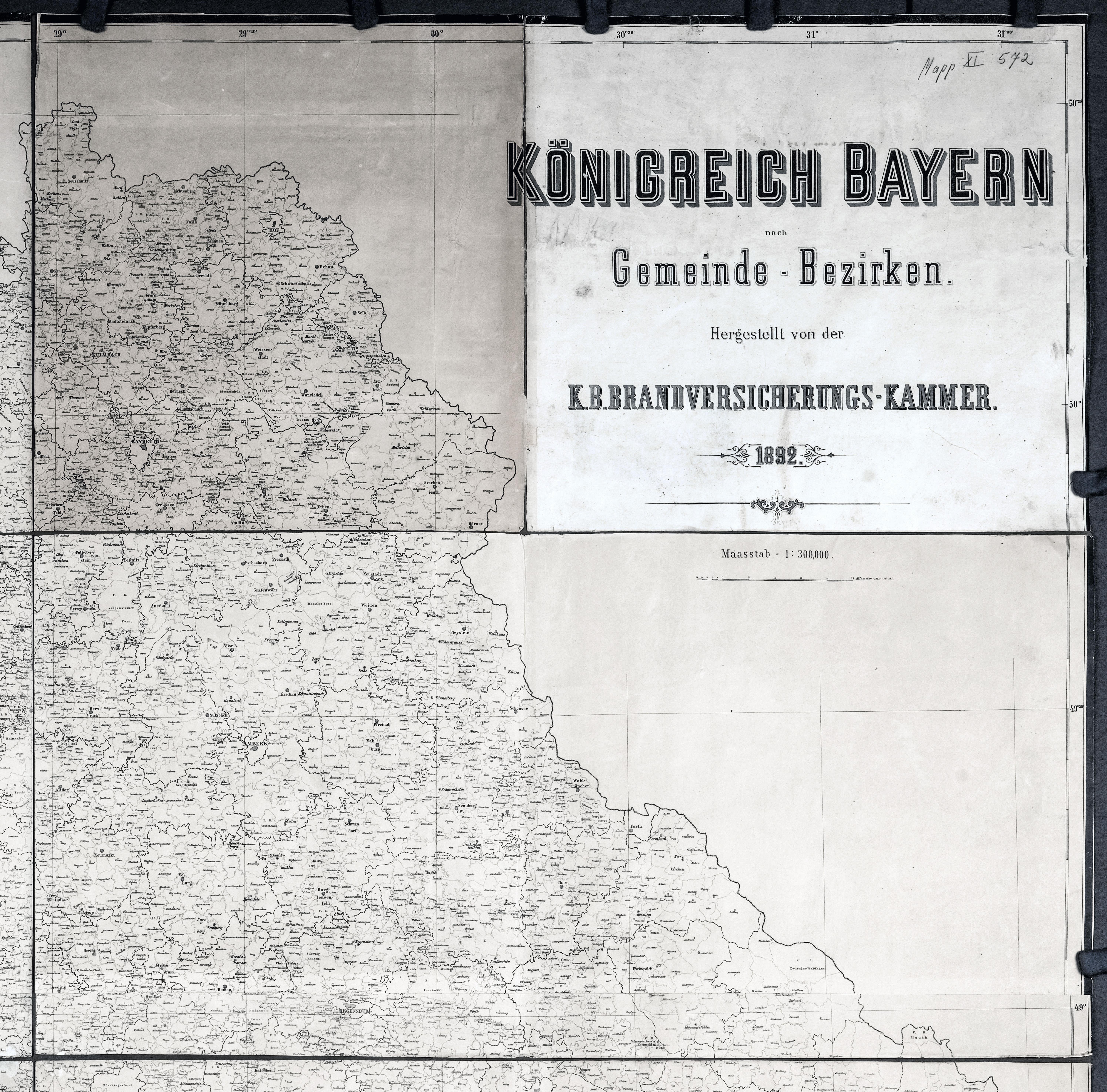 Eine Schwarz-Weiß-Karte von Königreich Bayern, Deutschland, die geografische Merkmale wie Flüsse, Berge und Städte zeigt.