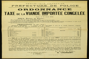 Ein altes, leicht zerknittertes Steuerformular mit schwarzem Hintergrund und weißer Schrift, das Details wie Datum, Uhrzeit und Ort anzeigt.