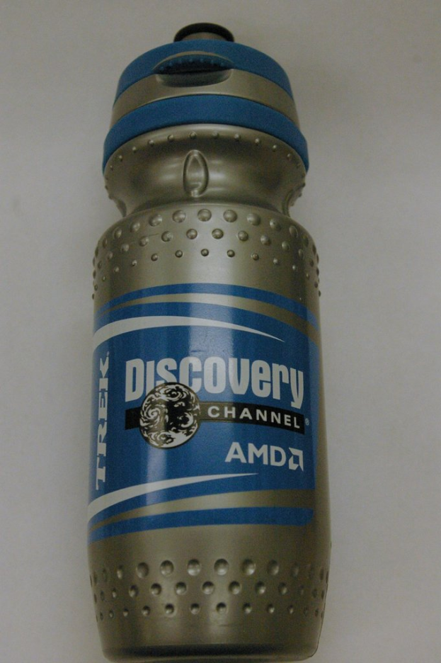 Eine Flasche mit der Aufschrift "Entdeckung"